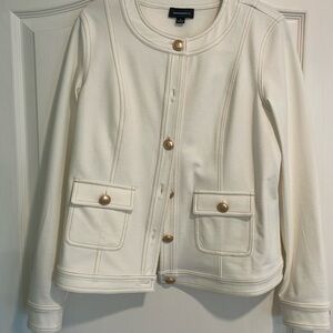 White collarless Jacket